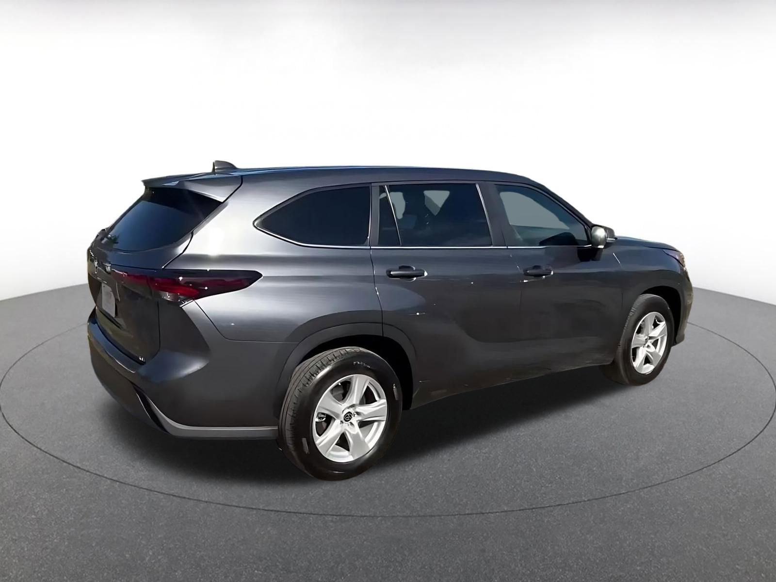 Thumbnail: 2025 Toyota Highlander - 15