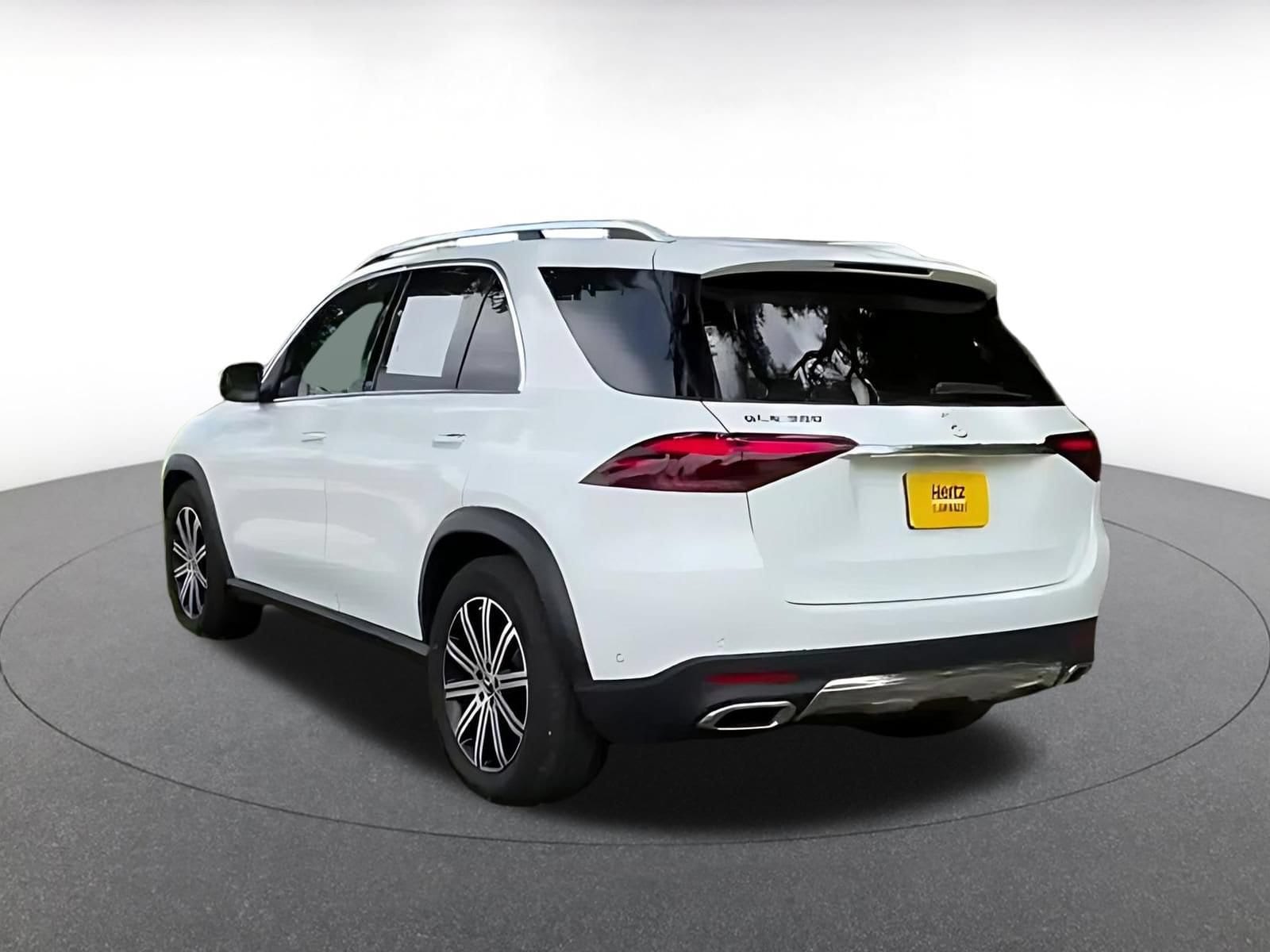 Thumbnail: 2026 Mercedes-Benz GLE - 10