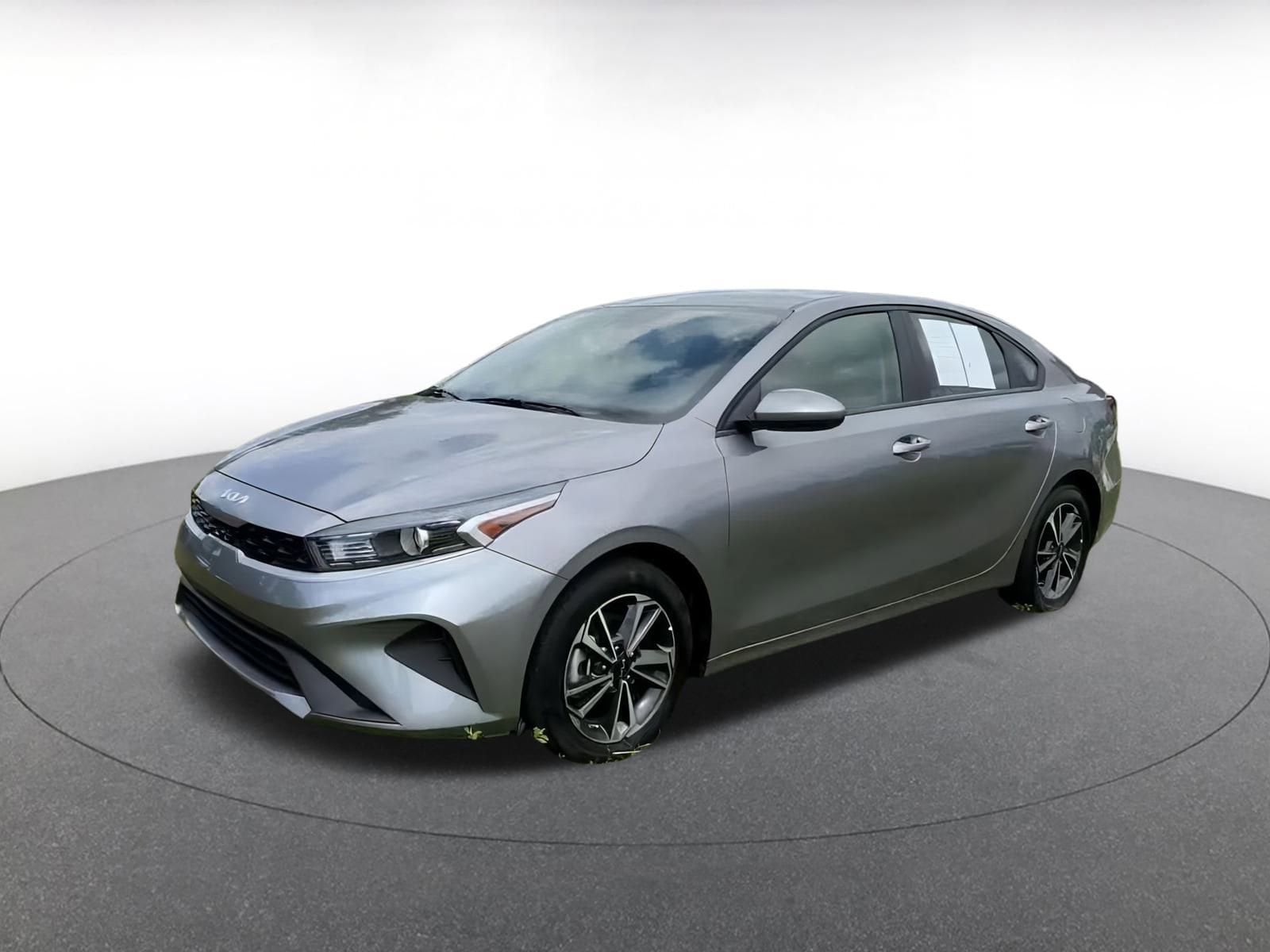 Thumbnail: 2024 Kia Forte - 8