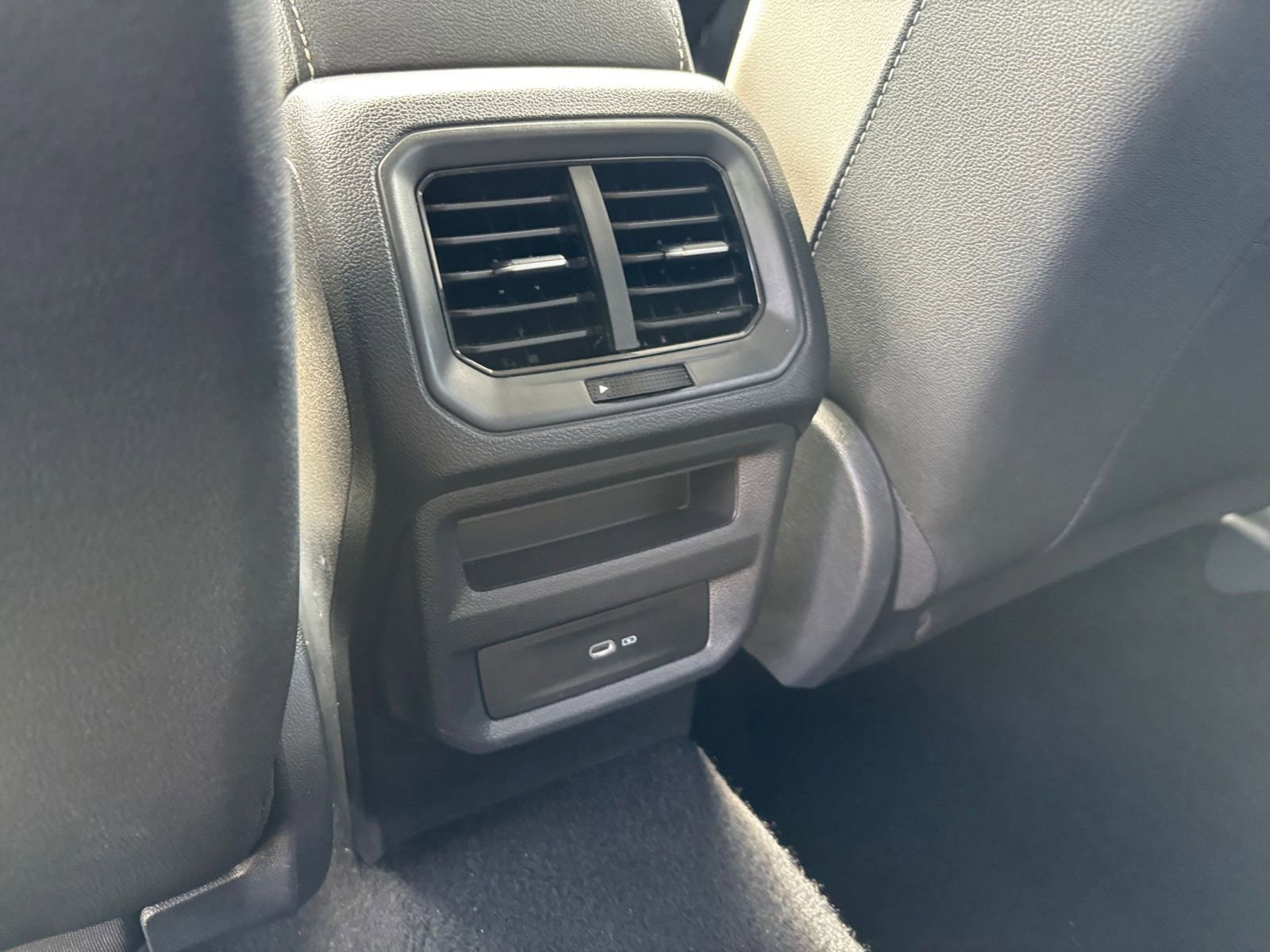 Thumbnail: 2025 Volkswagen Taos - 23