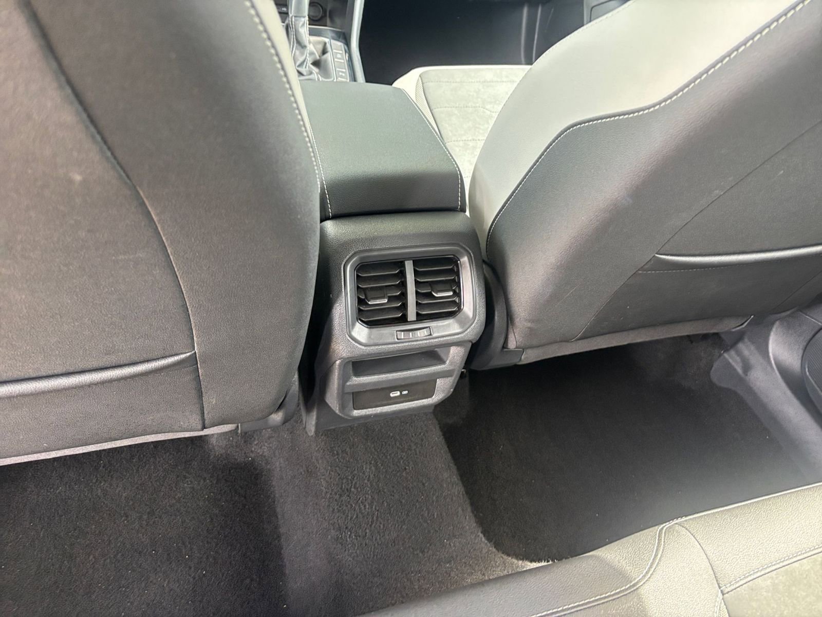 Thumbnail: 2025 Volkswagen Taos - 23