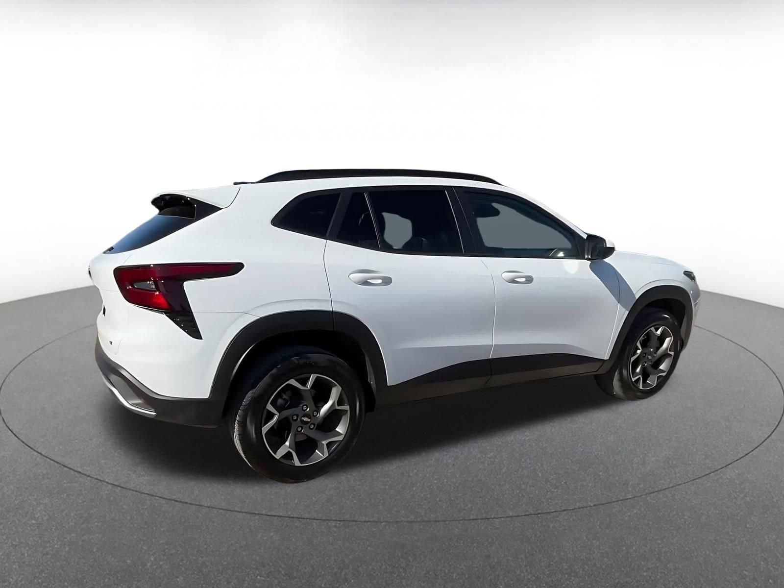 Thumbnail: 2025 Chevrolet Trax - 15