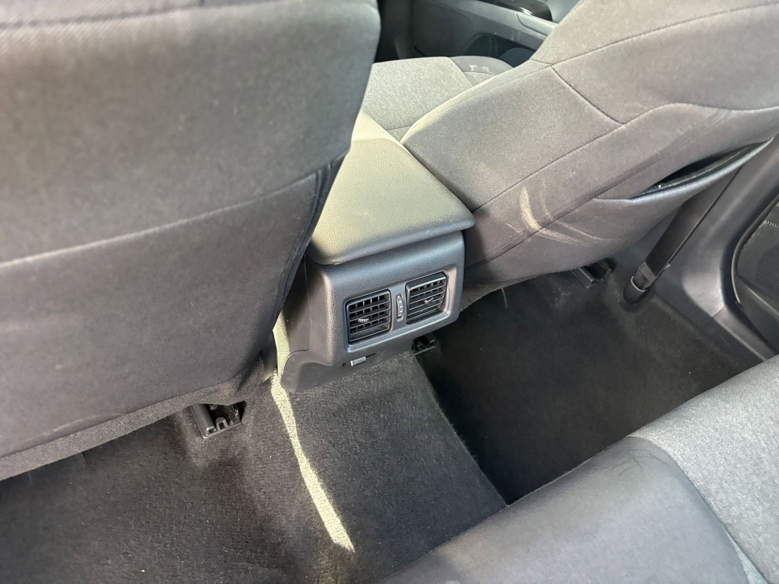 Thumbnail: 2025 Toyota Camry - 24