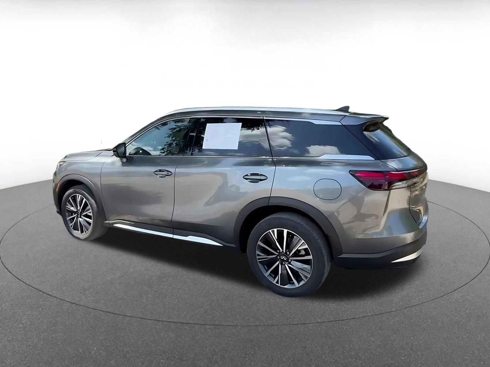 Thumbnail: 2026 INFINITI QX60 - 9