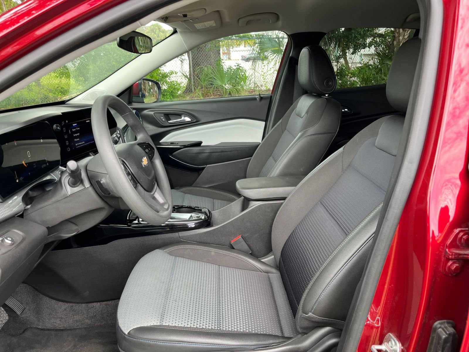 Thumbnail: 2025 Chevrolet Trax - 24