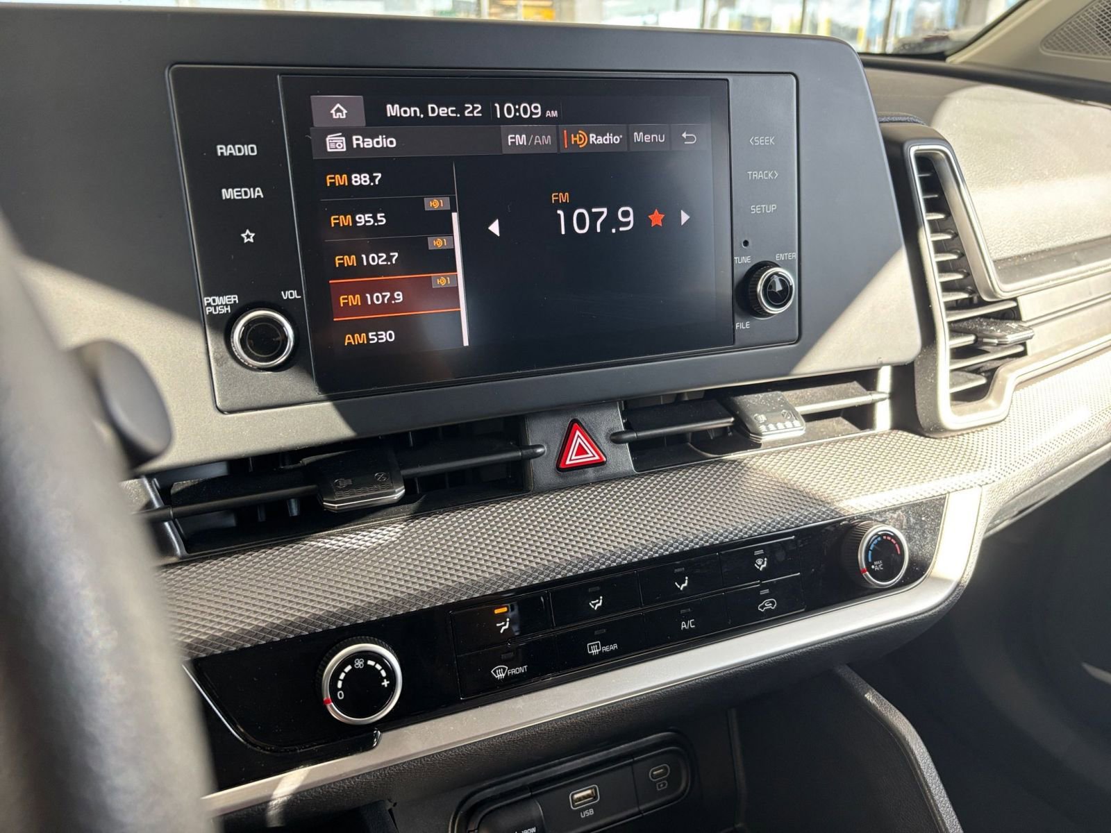 Thumbnail: 2025 Kia Sportage - 21