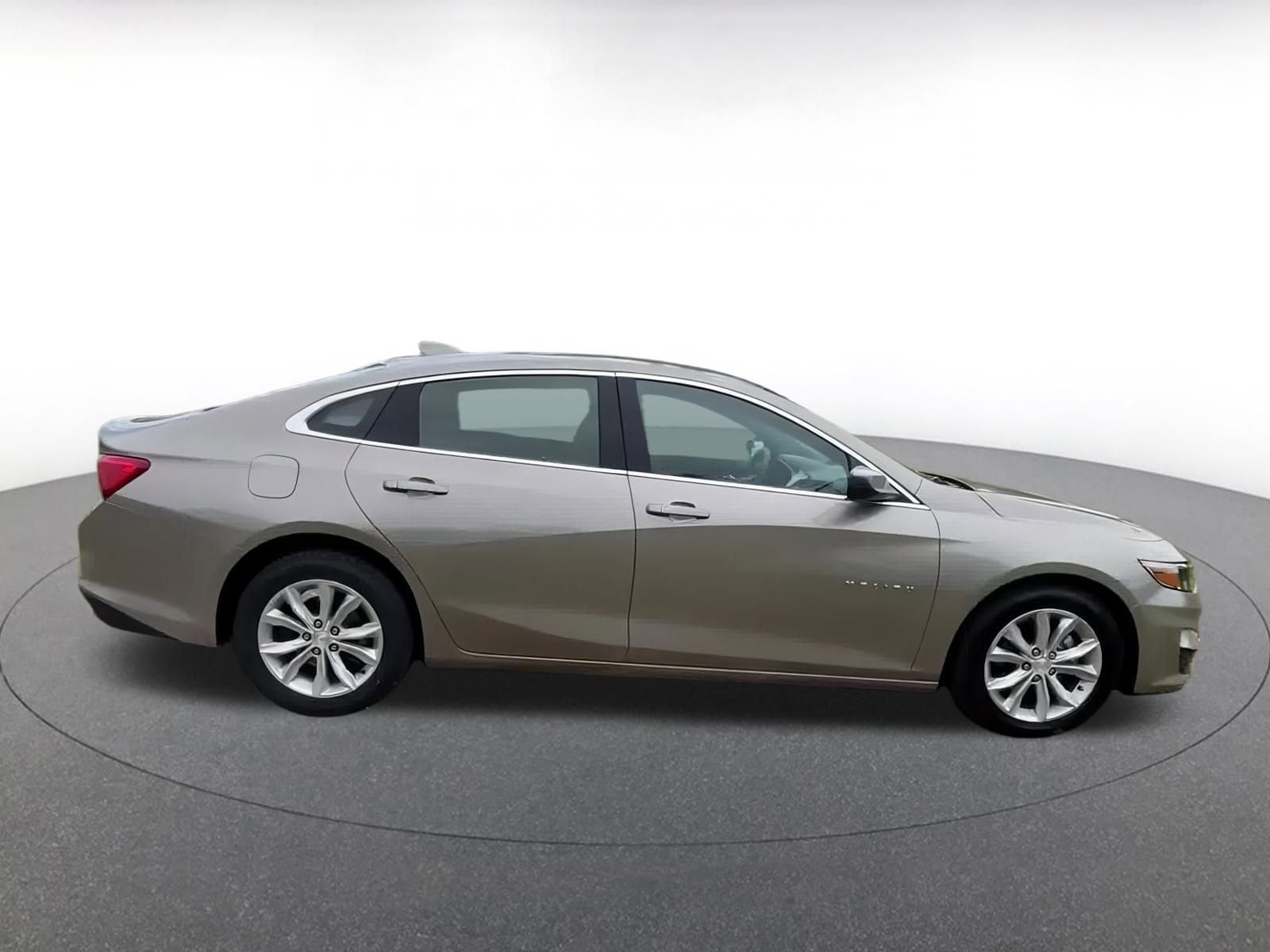 Thumbnail: 2024 Chevrolet Malibu - 16