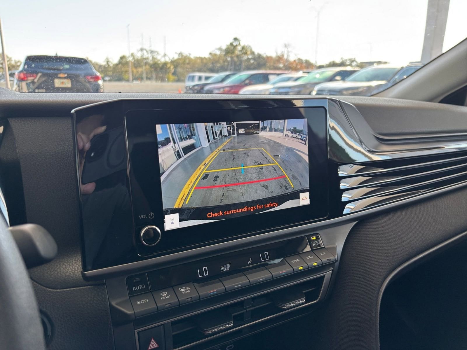 Thumbnail: 2025 Toyota Camry - 17