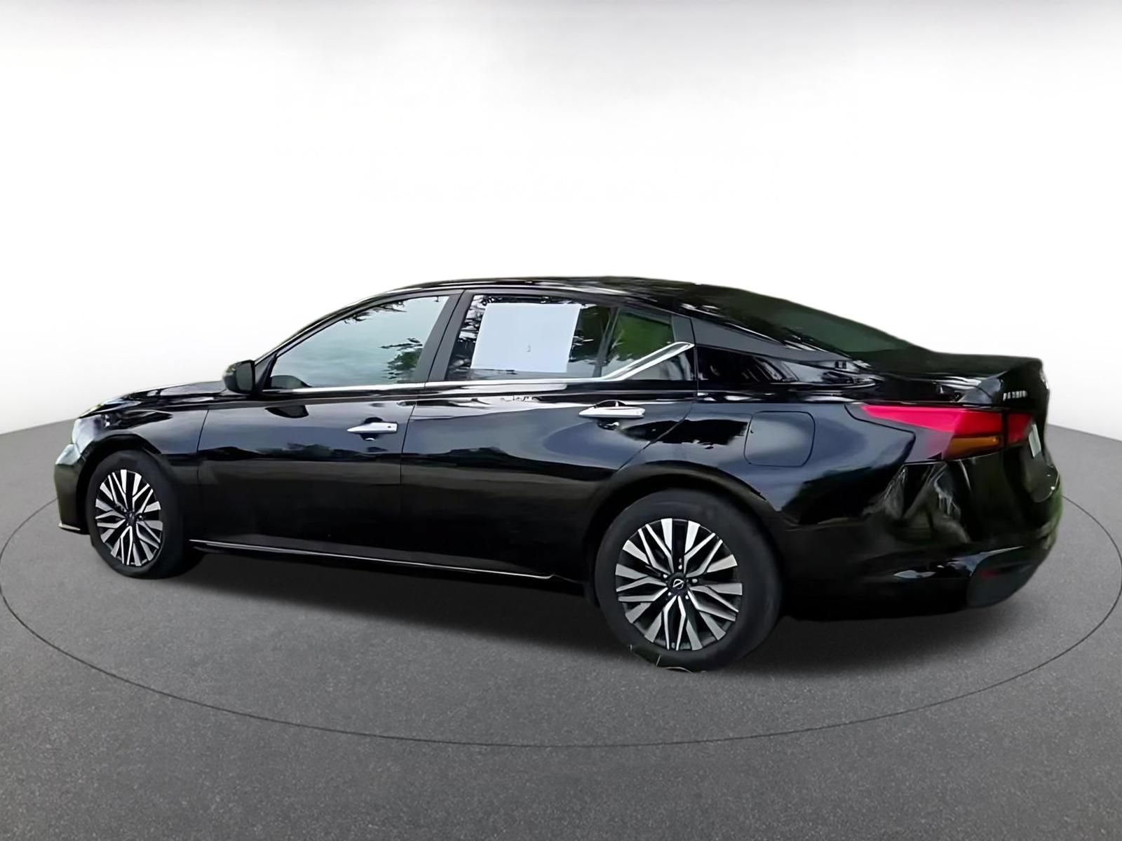 Thumbnail: 2025 Nissan Altima - 16