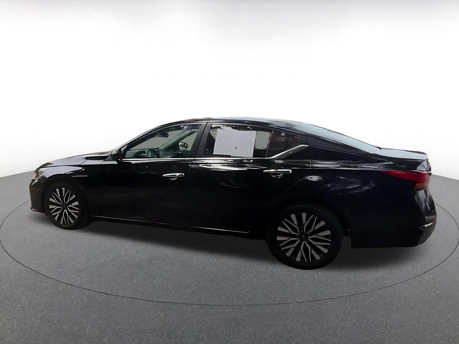 Thumbnail: 2025 Nissan Altima - 10