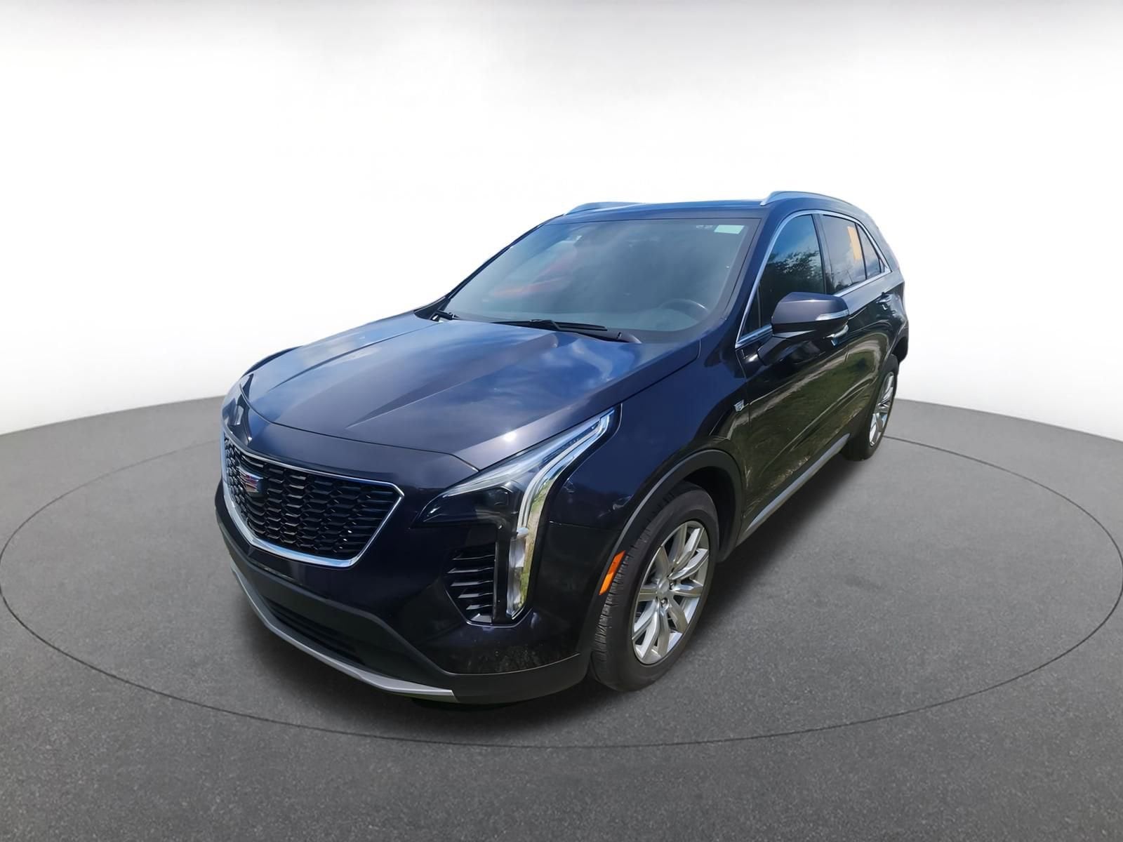 Thumbnail: 2023 Cadillac XT4 - 3