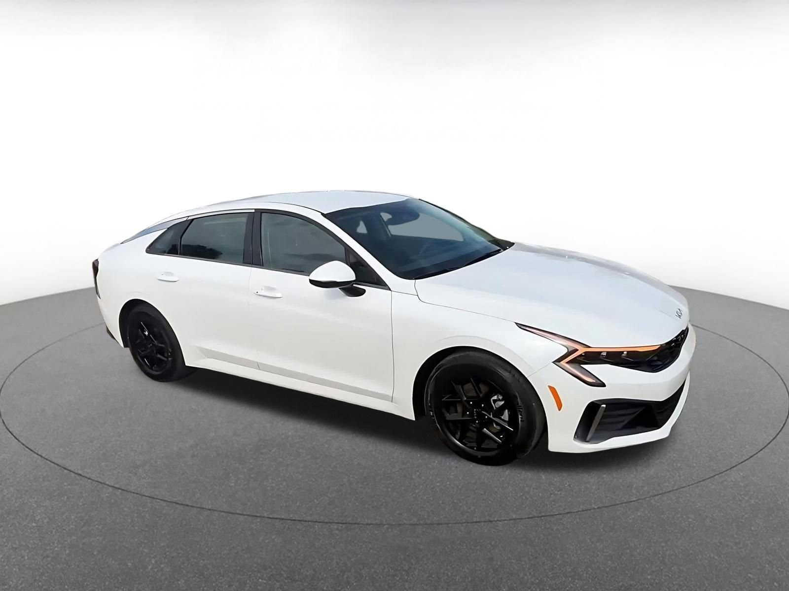 Thumbnail: 2025 Kia K5 - 2