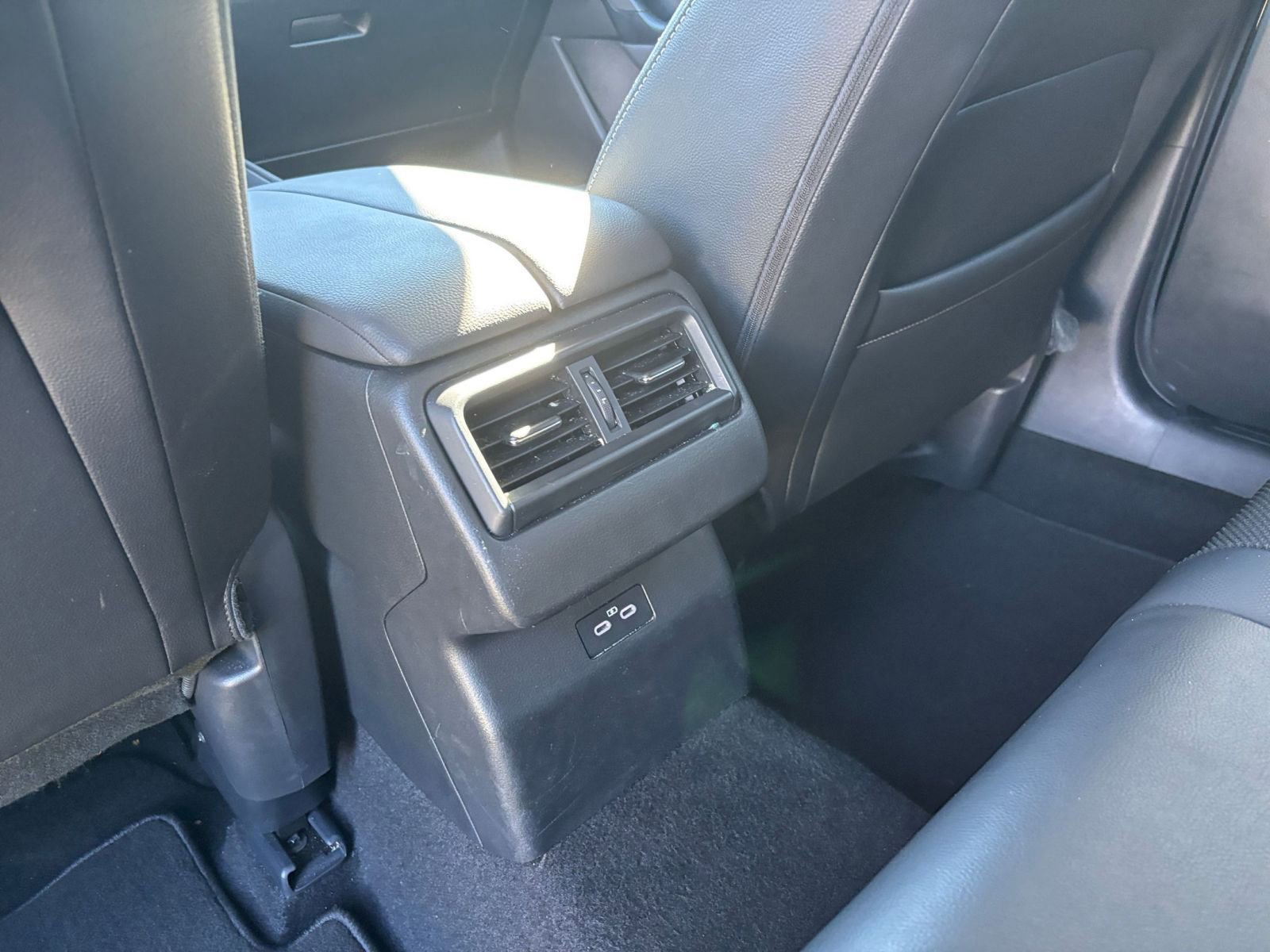 Thumbnail: 2025 Mazda CX-50 - 24