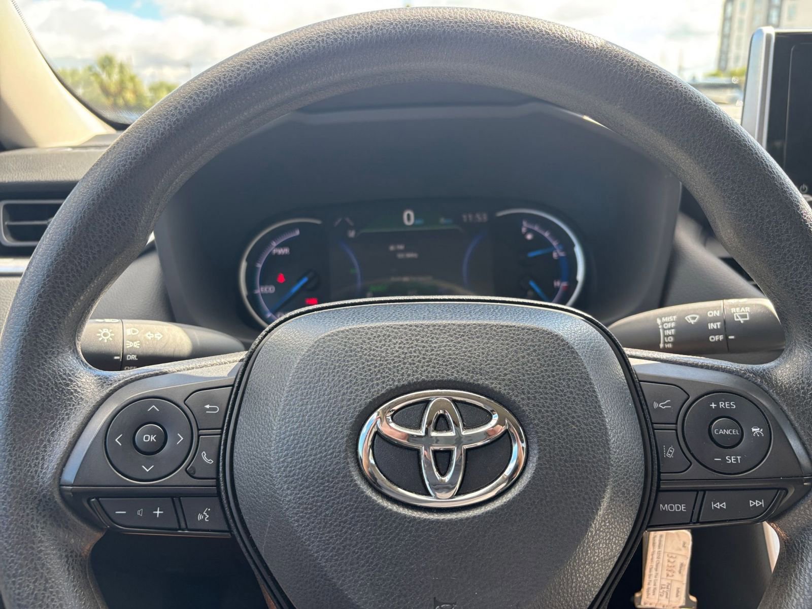 Thumbnail: 2025 Toyota RAV4 - 28