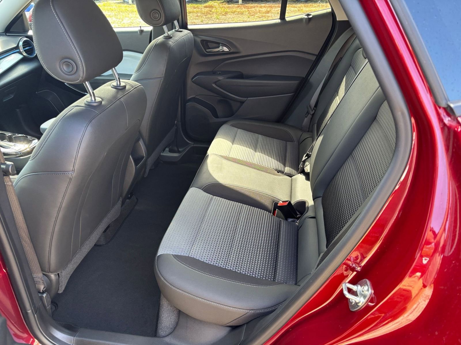 Thumbnail: 2025 Chevrolet Trax - 27