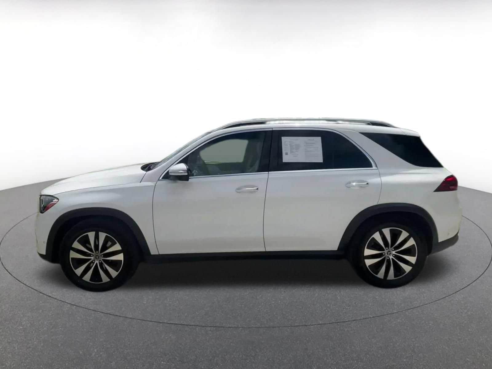 Thumbnail: 2026 Mercedes-Benz GLE - 8