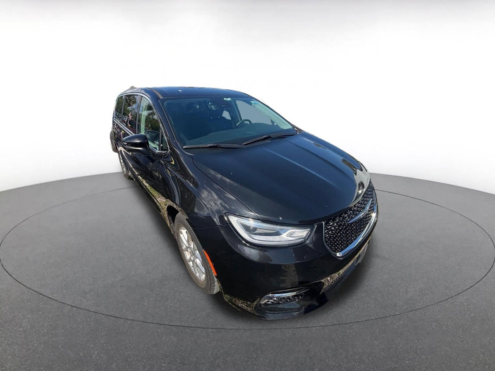 Thumbnail: 2023 Chrysler Pacifica - 1