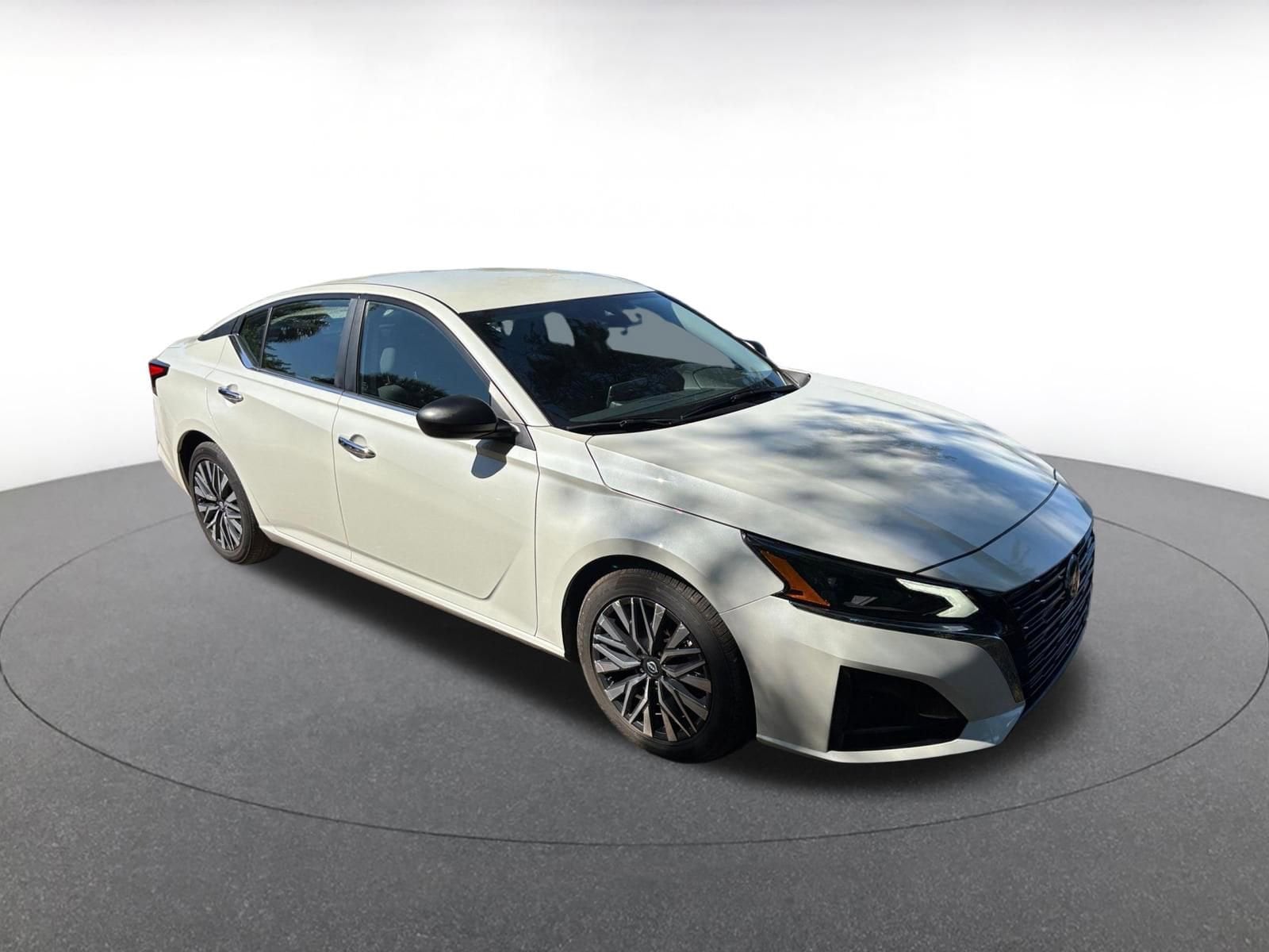 Thumbnail: 2025 Nissan Altima - 1