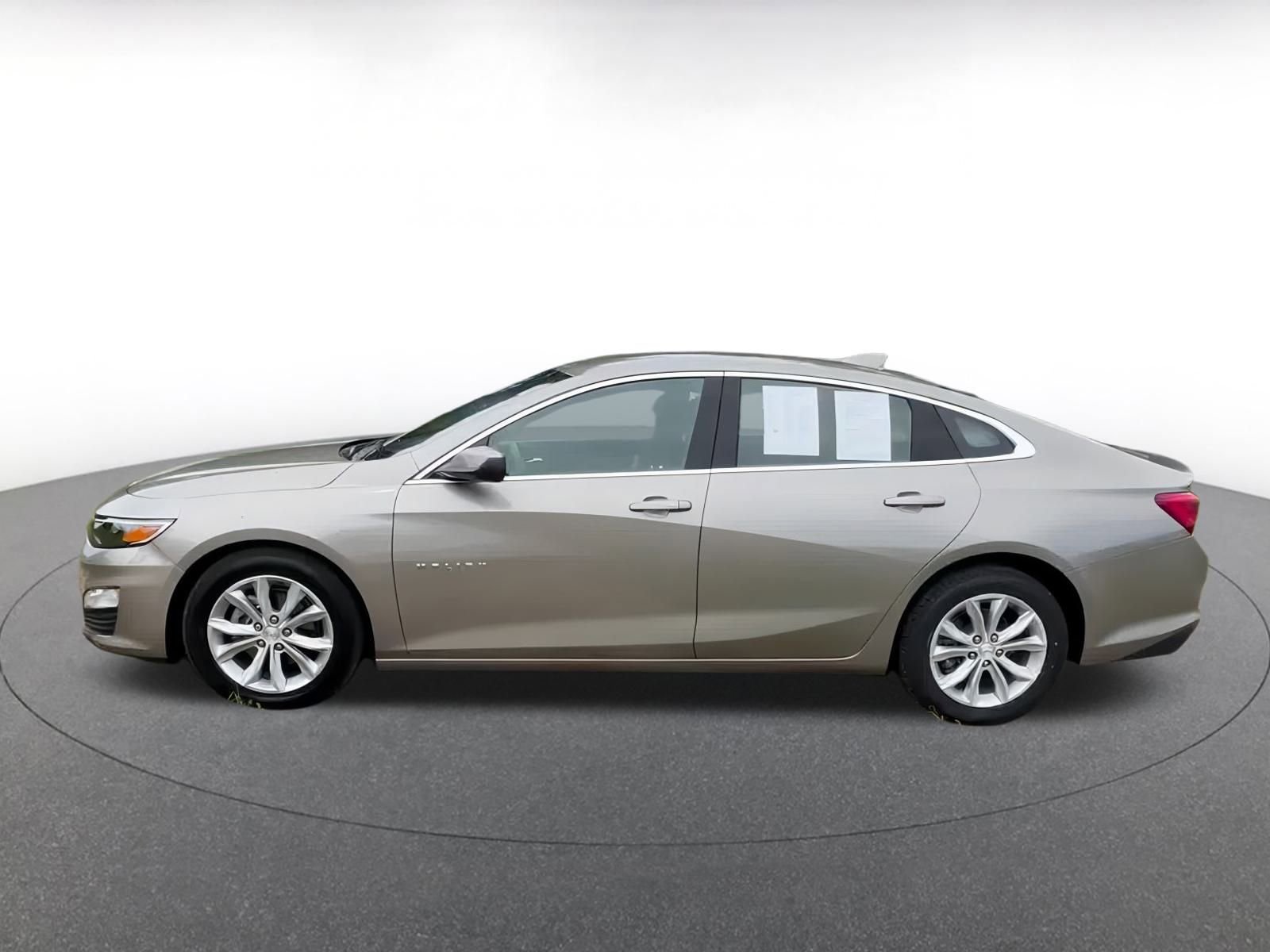 Thumbnail: 2024 Chevrolet Malibu - 9