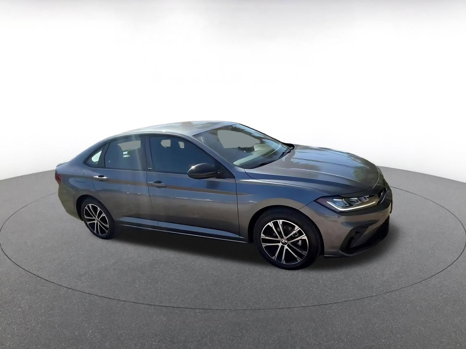 Thumbnail: 2025 Volkswagen Jetta - 2