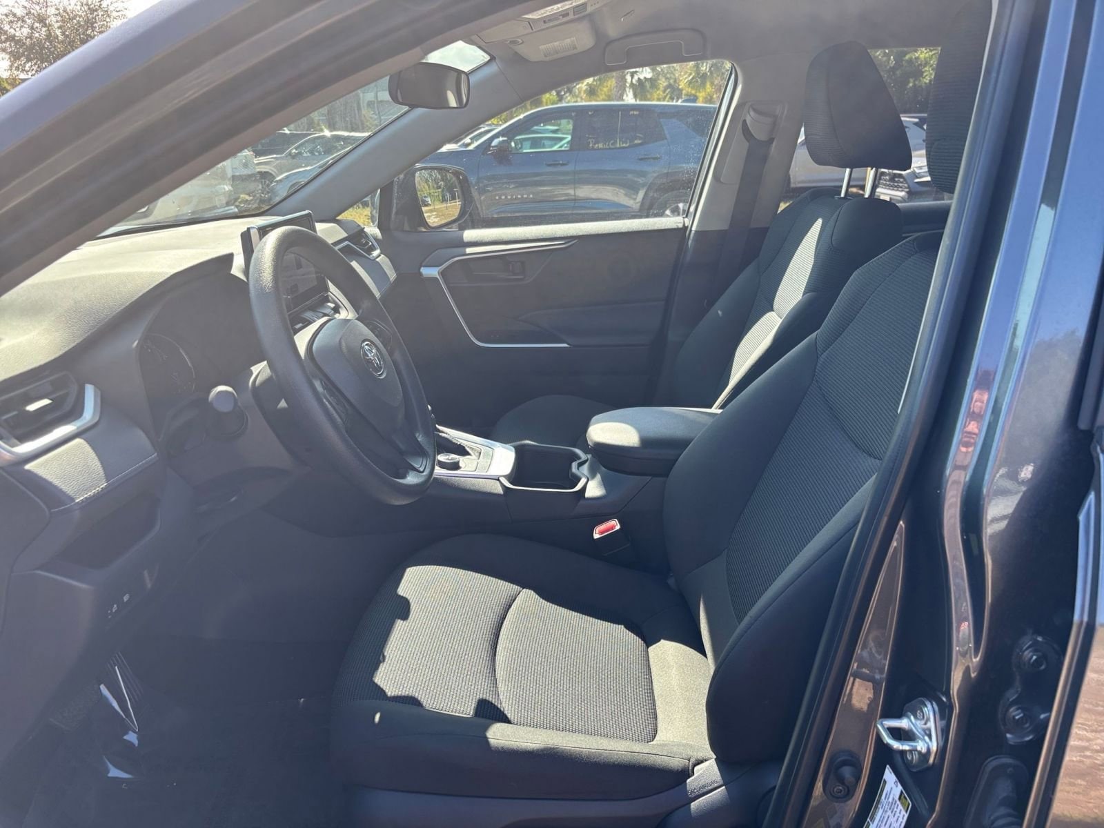 Thumbnail: 2025 Toyota RAV4 - 27