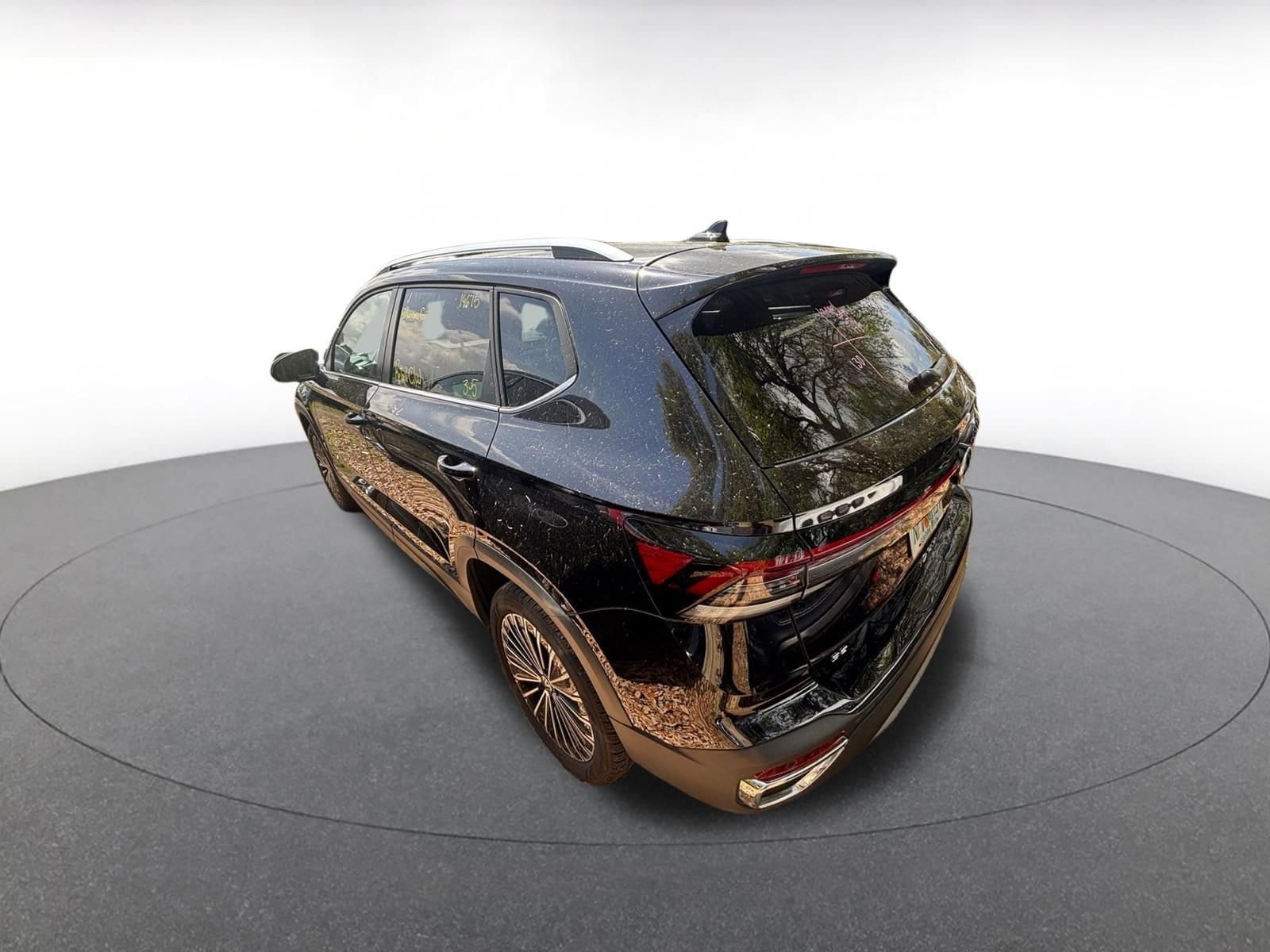 Thumbnail: 2025 Volkswagen Taos - 4