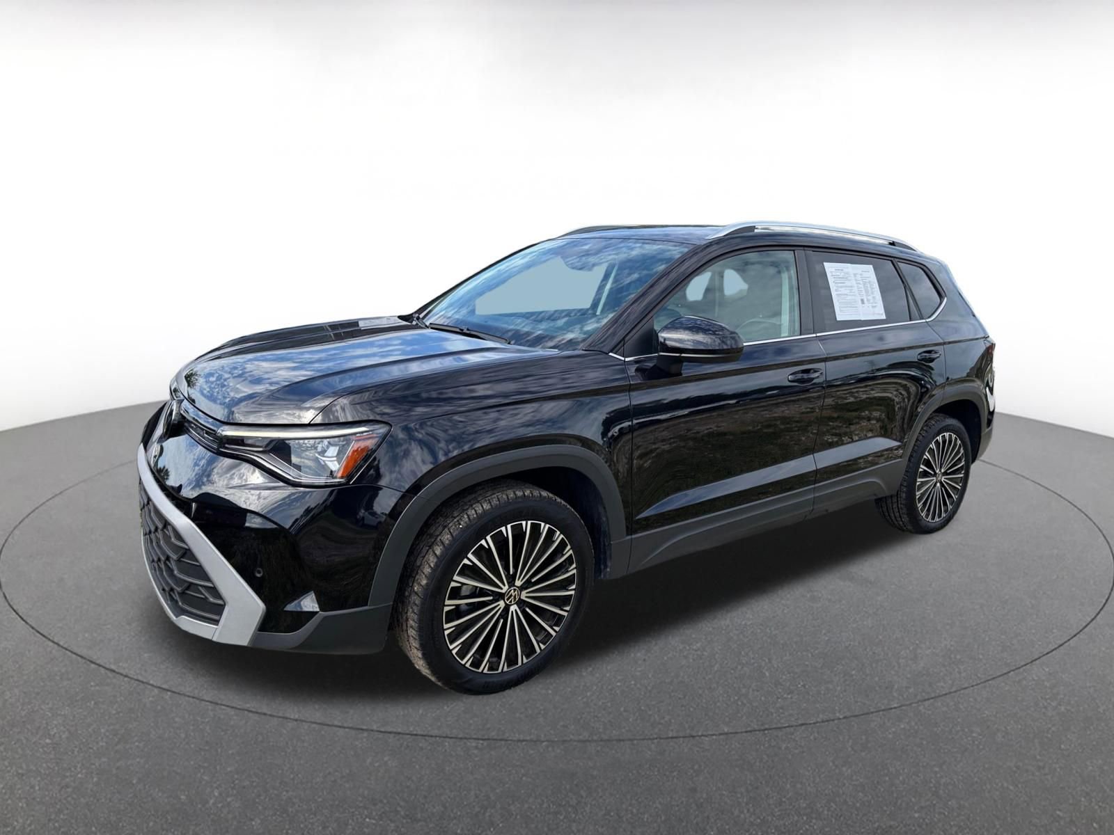 Thumbnail: 2025 Volkswagen Taos - 4