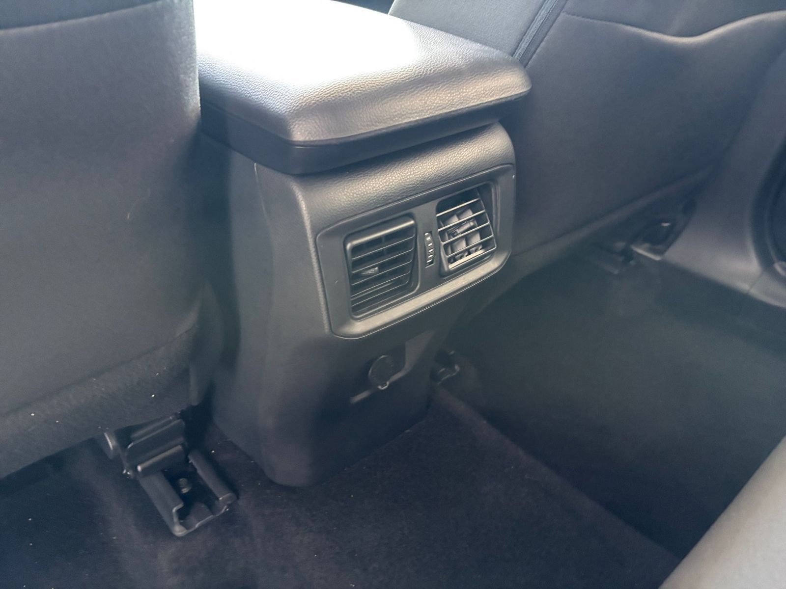 Thumbnail: 2025 Toyota RAV4 - 24