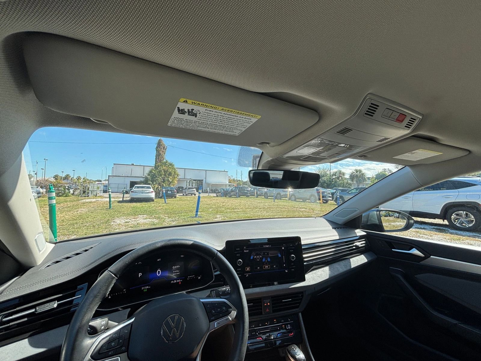 Thumbnail: 2025 Volkswagen Jetta - 32