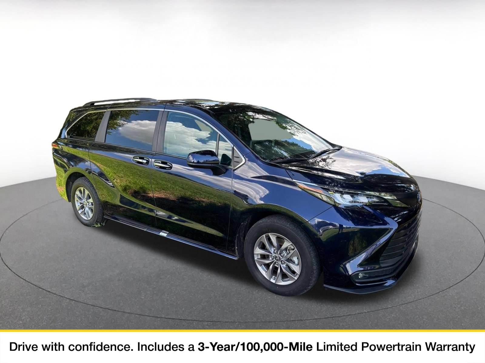 Thumbnail: 2025 Toyota Sienna - 1
