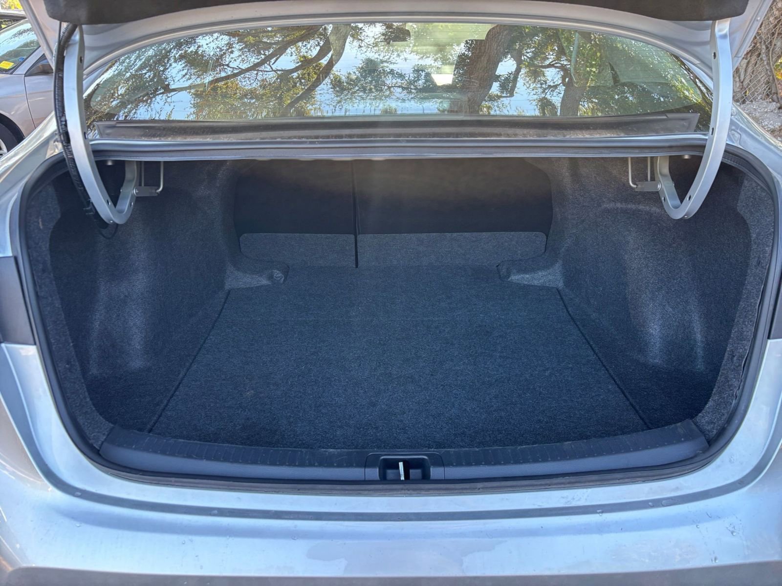 Thumbnail: 2025 Toyota Corolla - 32