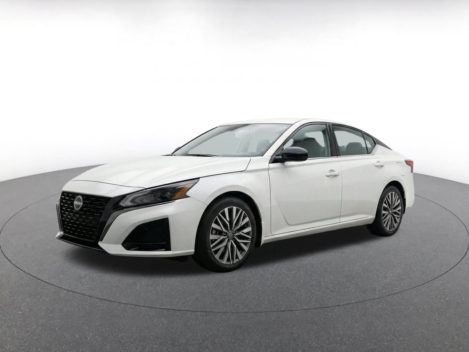Thumbnail: 2025 Nissan Altima - 3