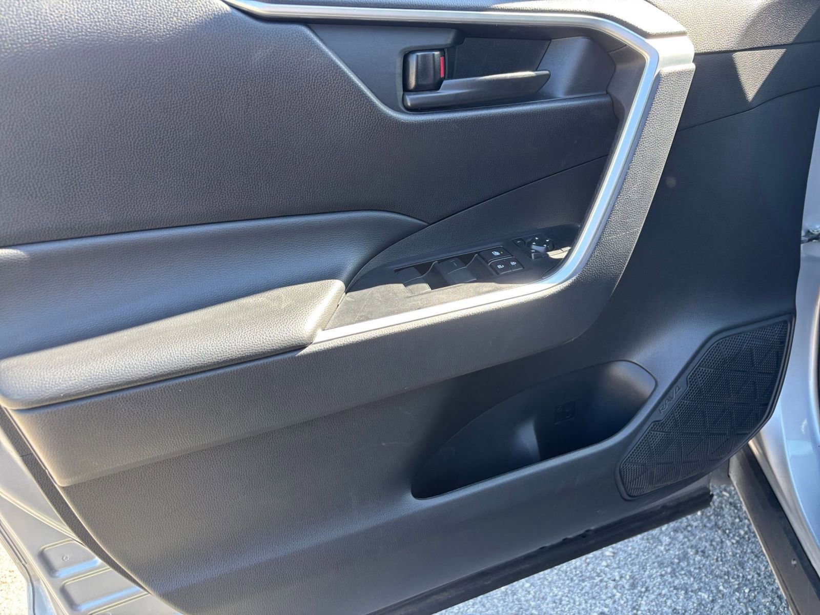 Thumbnail: 2025 Toyota RAV4 - 20