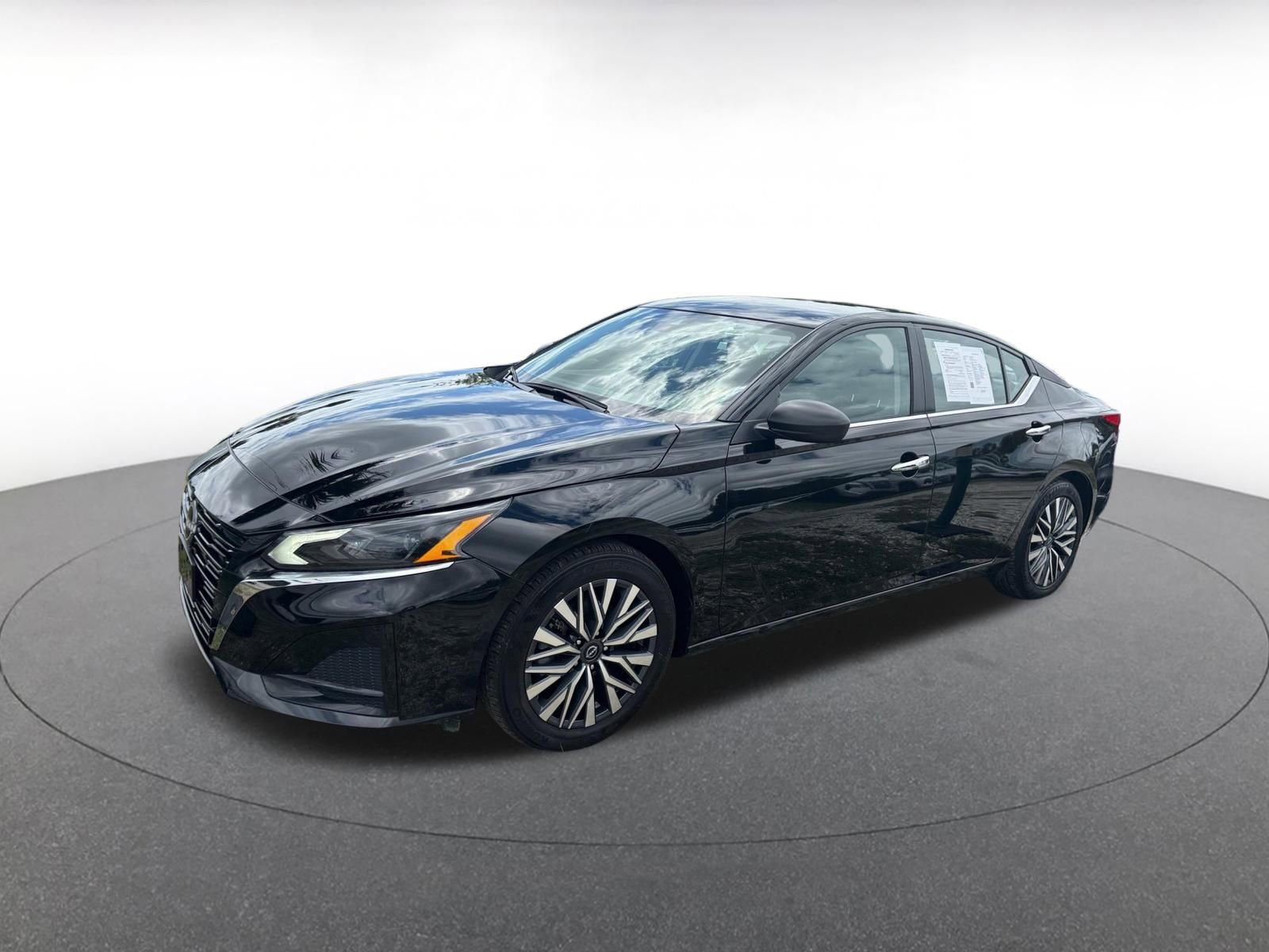 Thumbnail: 2025 Nissan Altima - 4