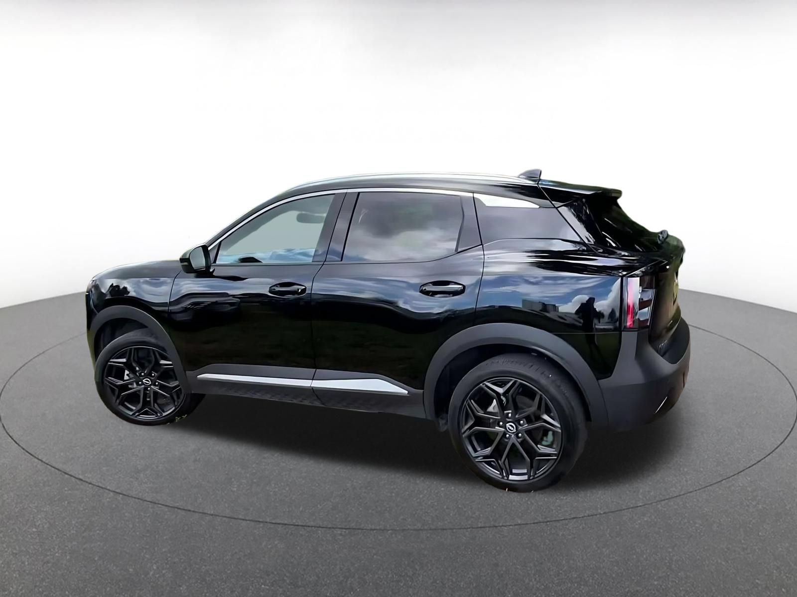 Thumbnail: 2026 Nissan Kicks - 9