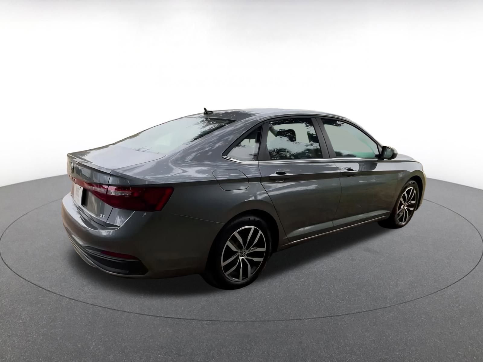 Thumbnail: 2025 Volkswagen Jetta - 16