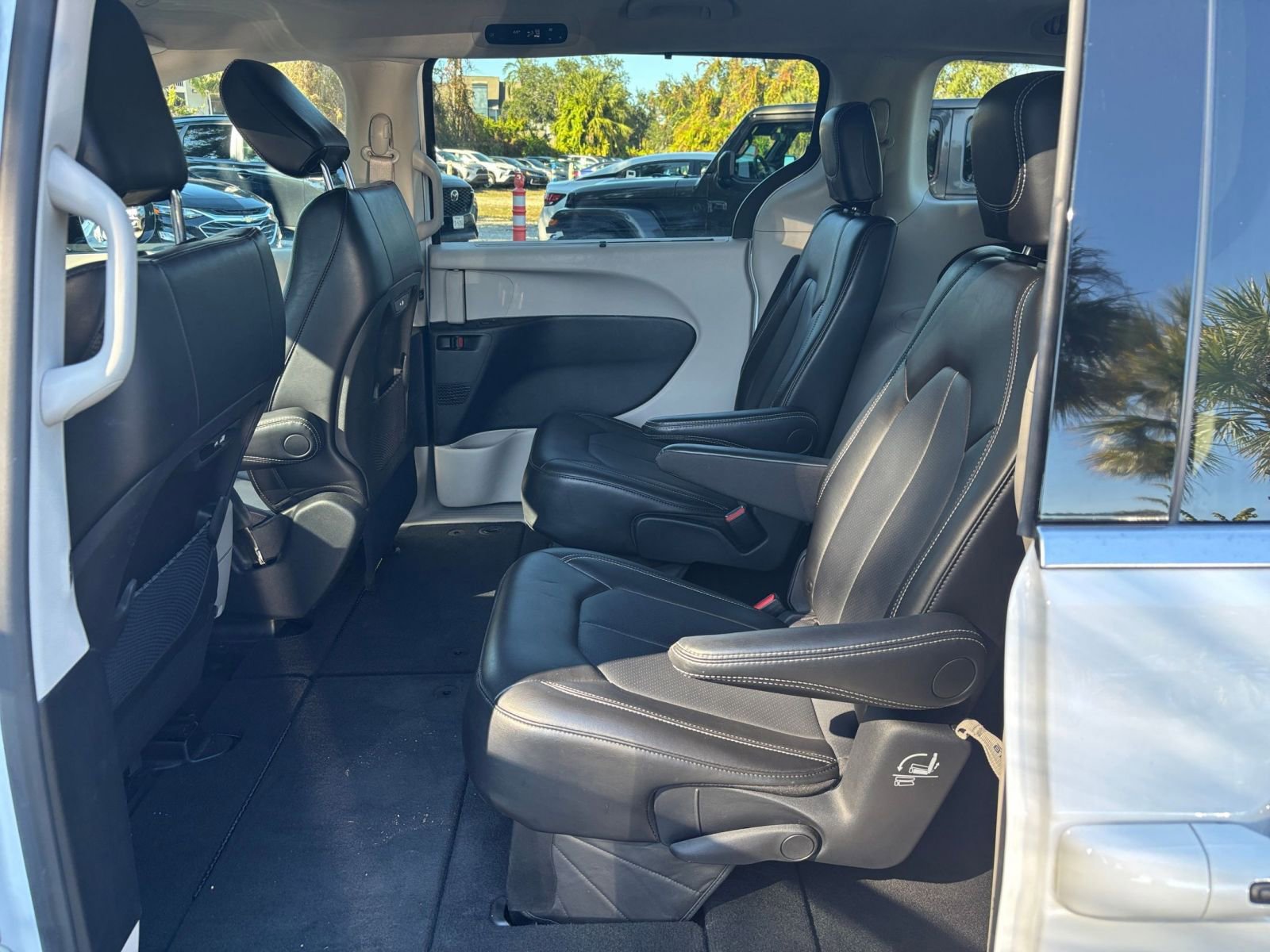 Thumbnail: 2024 Chrysler Pacifica - 27