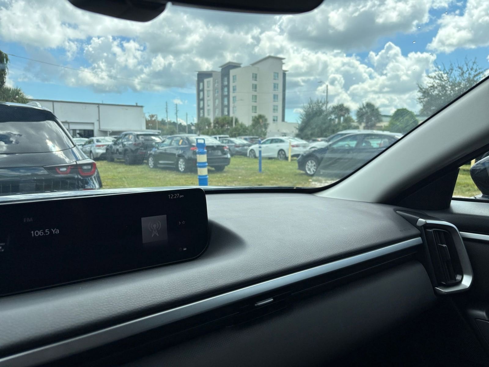 Thumbnail: 2025 Mazda CX-50 - 35