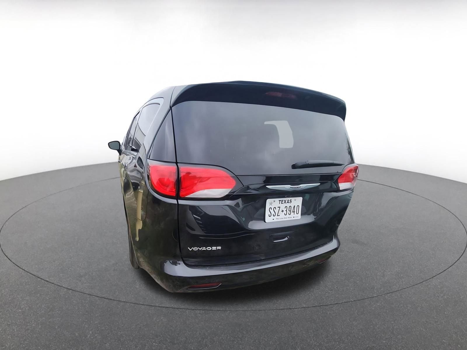 Thumbnail: 2023 Chrysler Voyager - 6