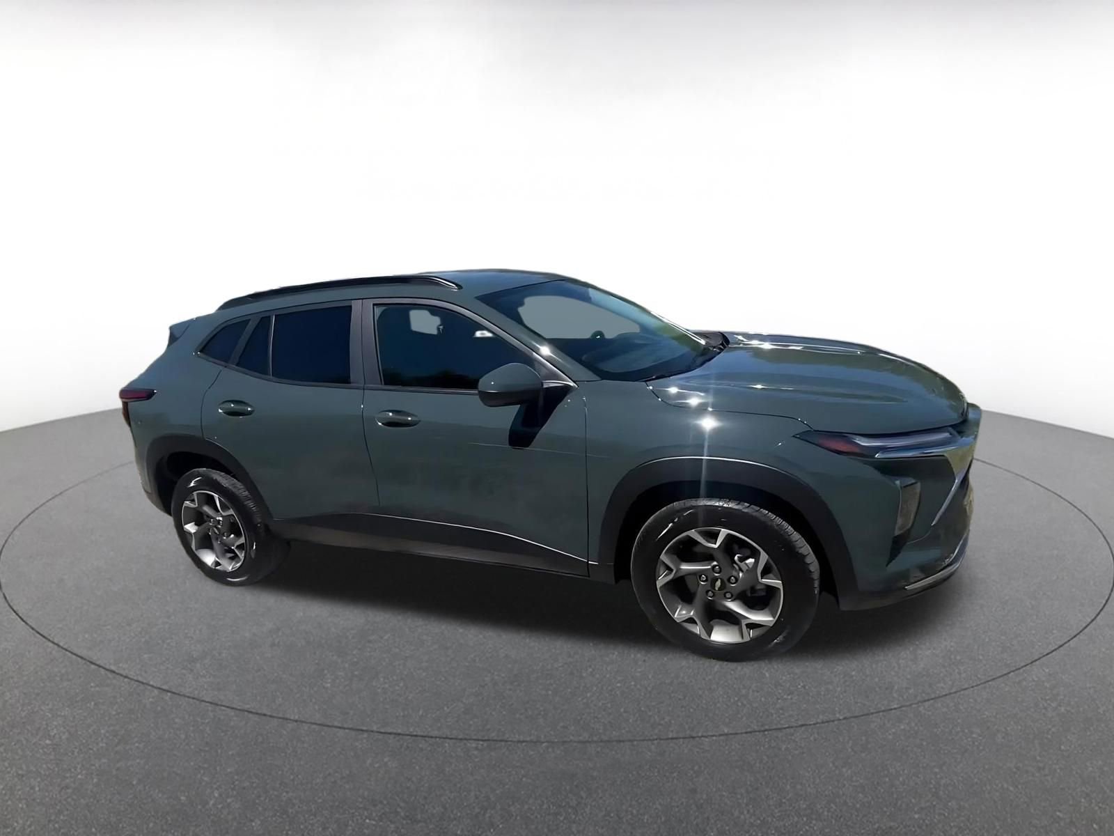 Thumbnail: 2025 Chevrolet Trax - 2