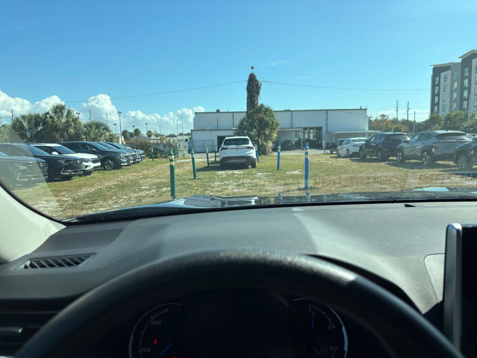 Thumbnail: 2025 Toyota RAV4 - 34