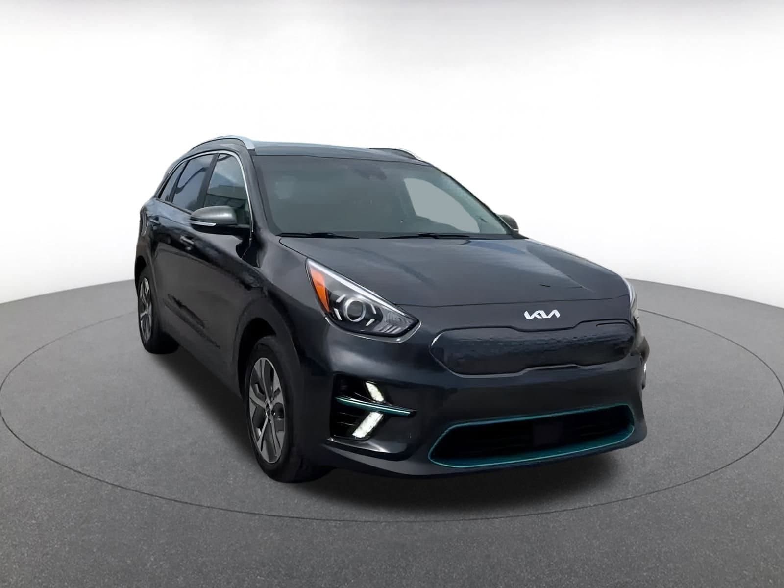 Thumbnail: 2022 Kia Niro - 3