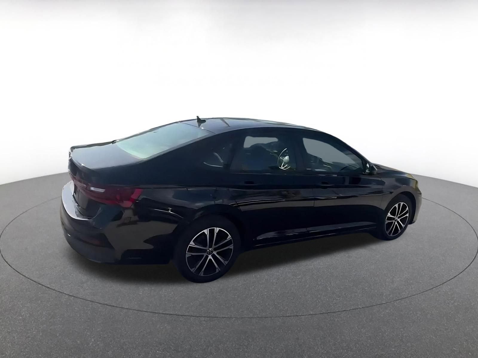 Thumbnail: 2025 Volkswagen Jetta - 14