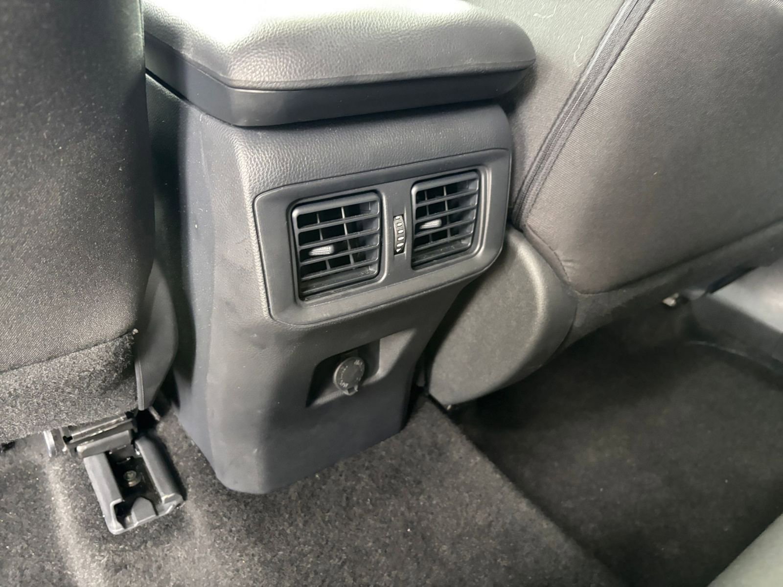 Thumbnail: 2025 Toyota RAV4 - 24