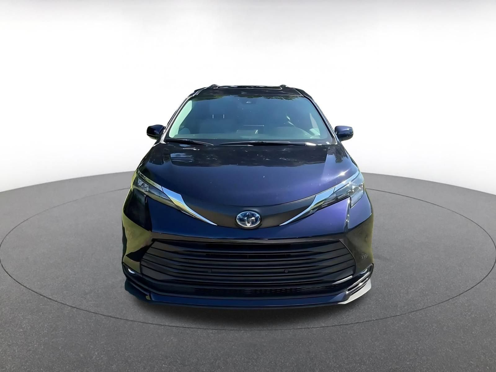 Thumbnail: 2025 Toyota Sienna - 4
