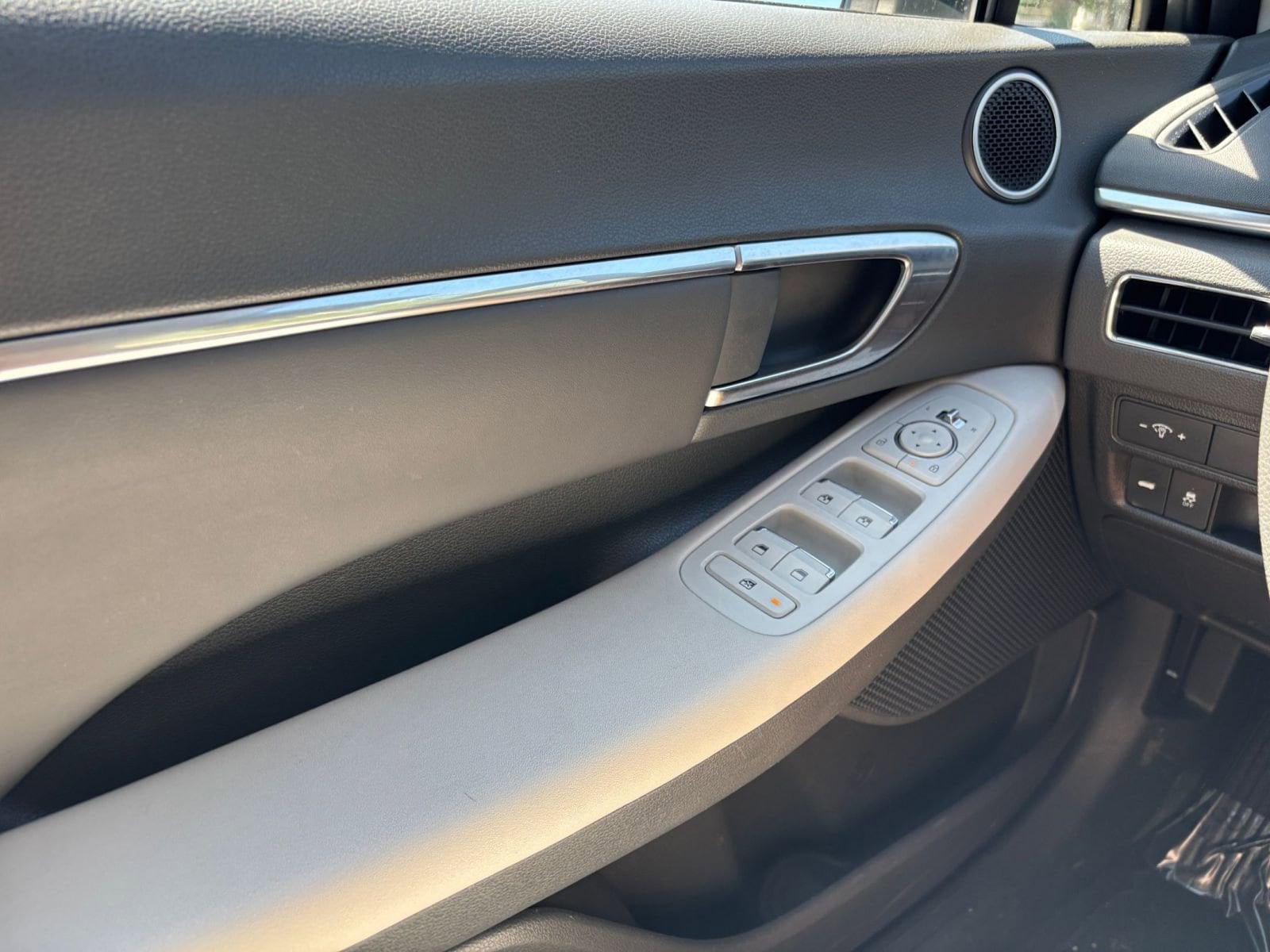 2023 Hyundai Sonata SEL 16