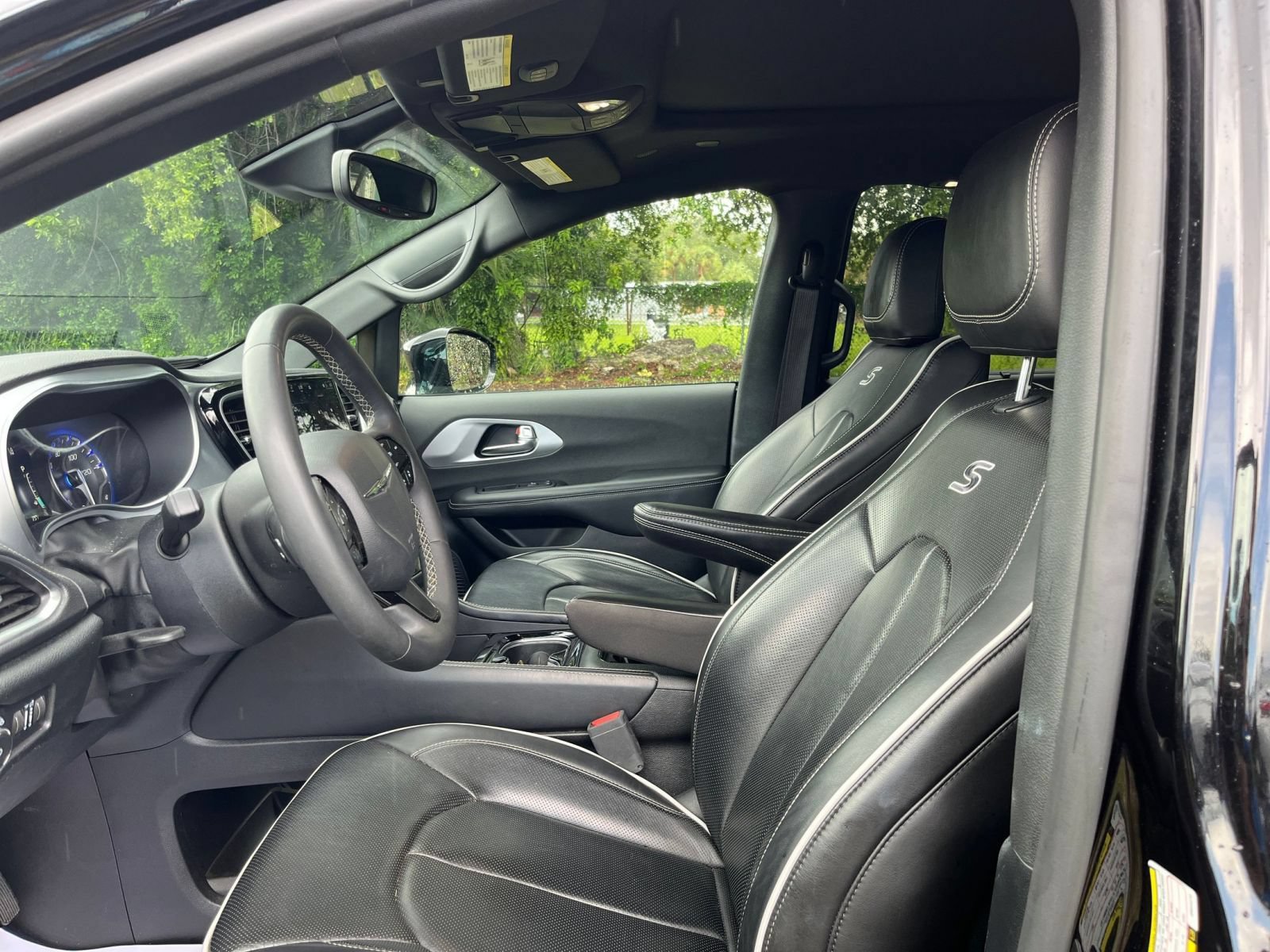 Thumbnail: 2025 Chrysler Pacifica - 27