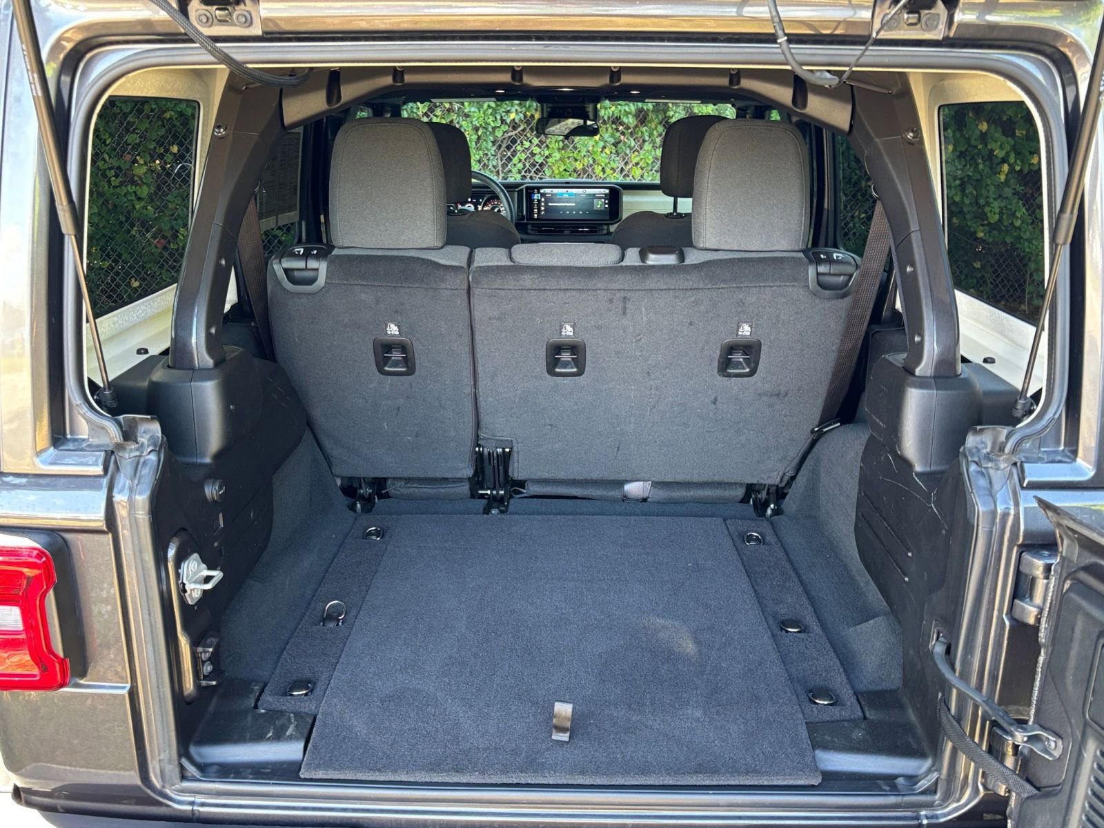 Thumbnail: 2025 Jeep Wrangler - 31