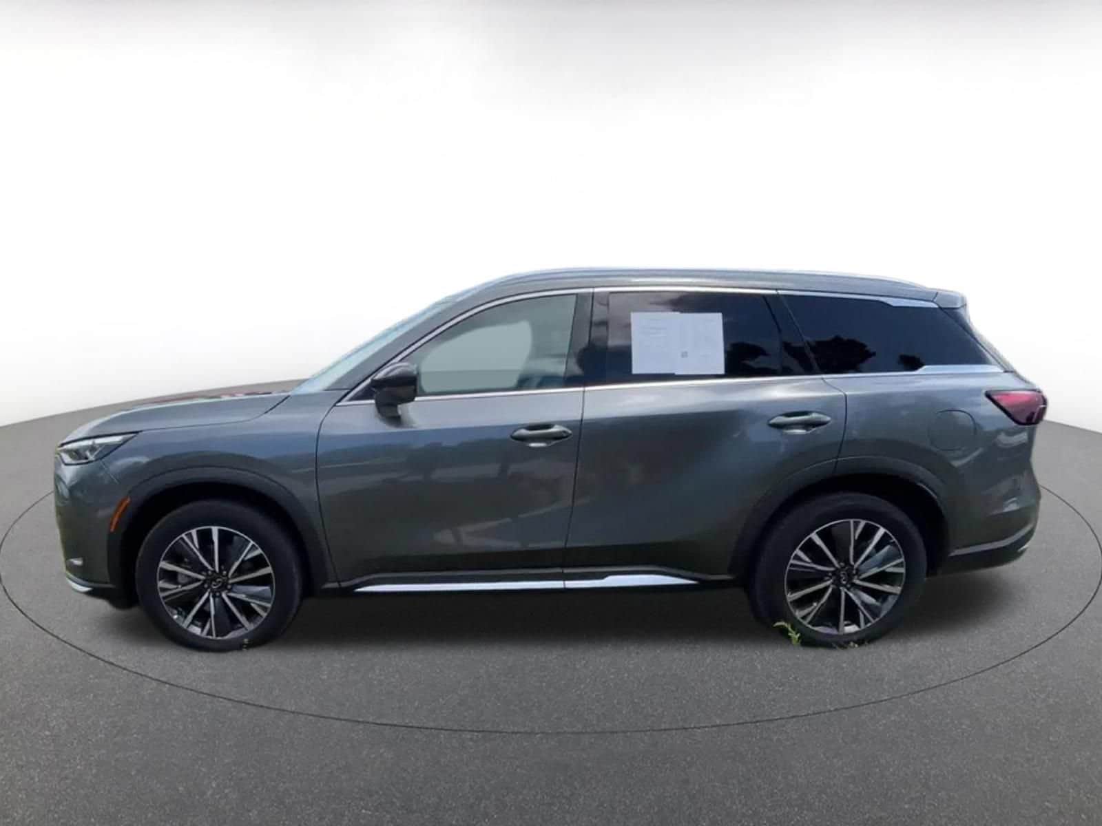 Thumbnail: 2026 INFINITI QX60 - 9