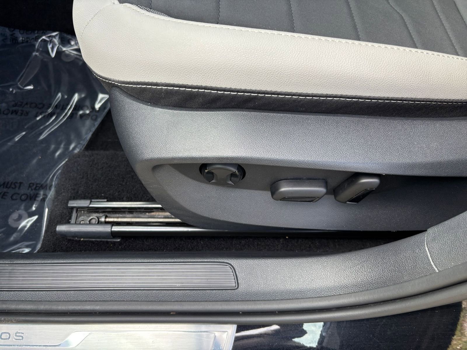 Thumbnail: 2025 Volkswagen Taos - 22